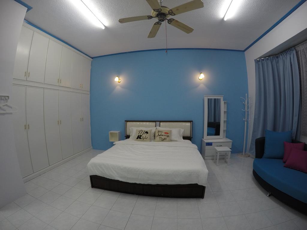 Little Blue House Kemaman Guesthouse Chukai Exterior foto